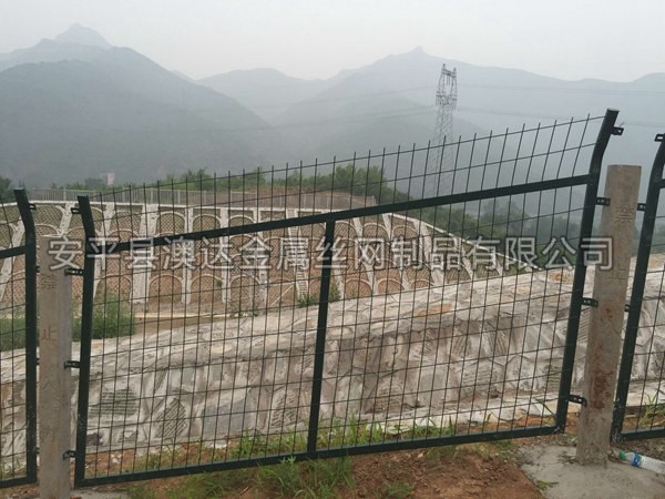 鐵路防護(hù)柵欄2012（8001） (2)