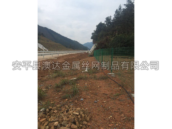 電焊網(wǎng)隔離柵 (8)