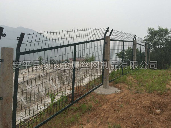 鐵路防護(hù)柵欄2012（8001） (4)