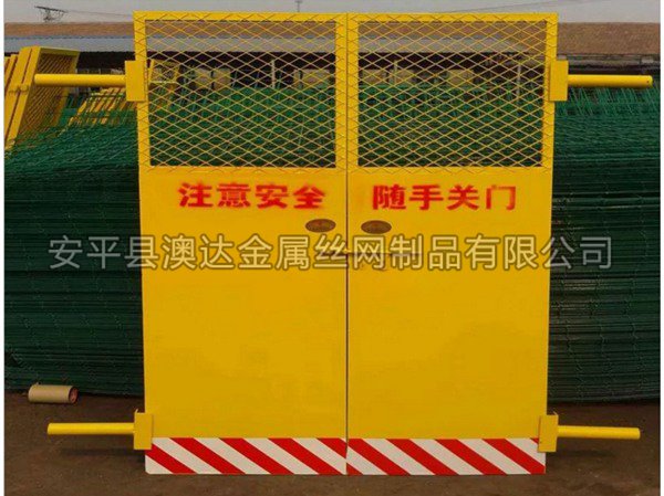 施工臨時電梯門 (5)