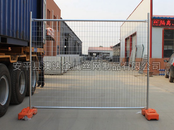 臨時(shí)移動(dòng)護(hù)欄 (15)