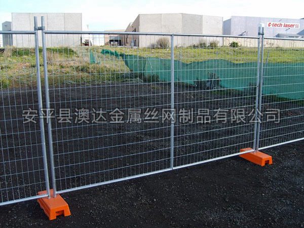 臨時(shí)移動(dòng)護(hù)欄 (14)