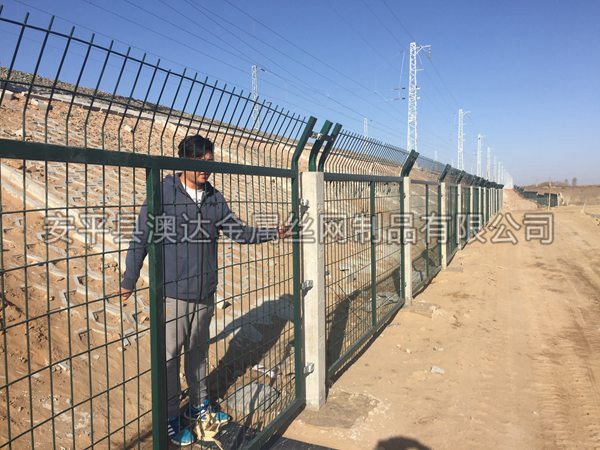 鐵路防護(hù)柵欄2012（8001） (7)