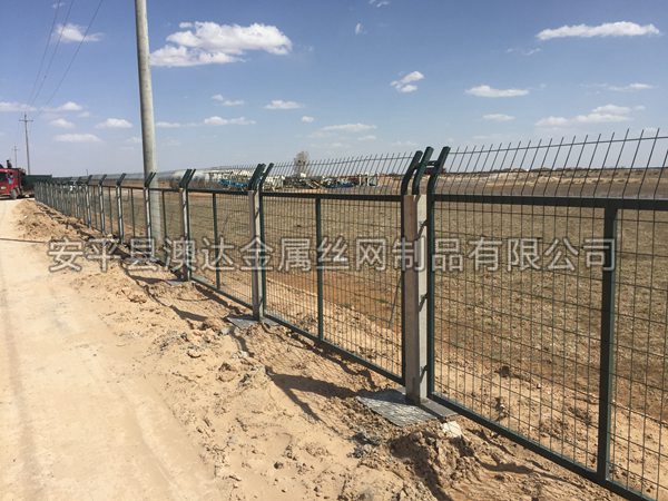 鐵路防護(hù)柵欄2012（8001） (9)