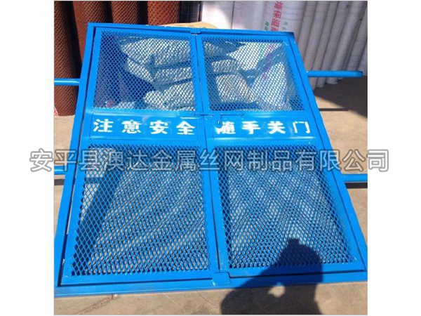 施工臨時電梯門 (6)